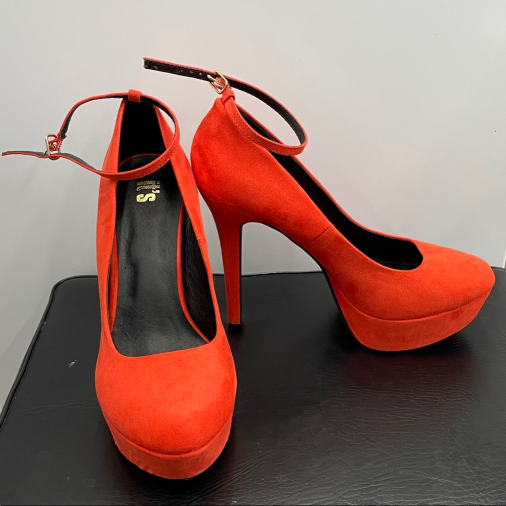Elegant Red Suede Platform Heels